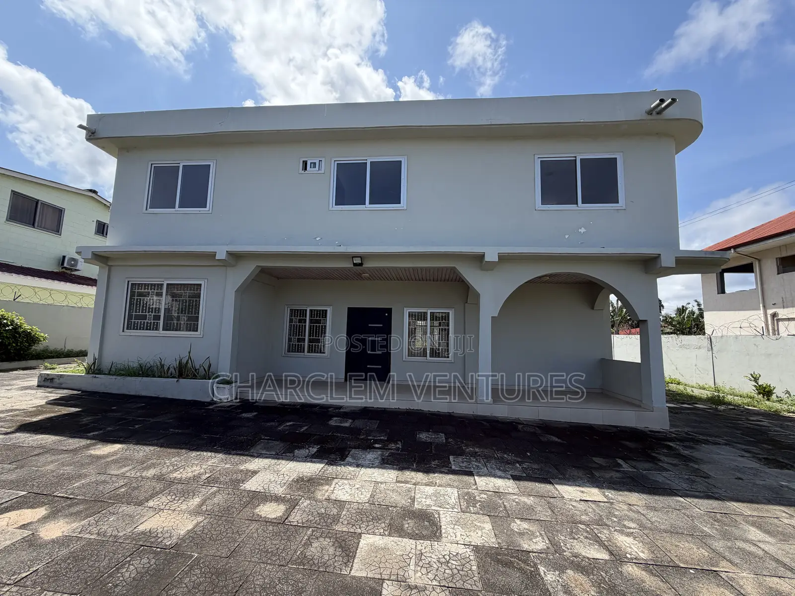 5bdrm House in Charclem Ventures, Osu for sale in Osu