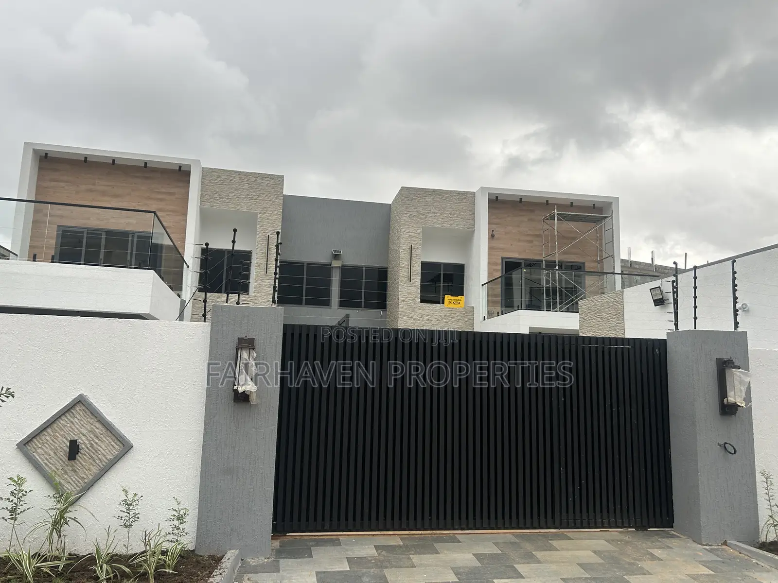 4bdrm Townhouse / Terrace in Fairhaven, Airport Residential Area in Airport Residential Area