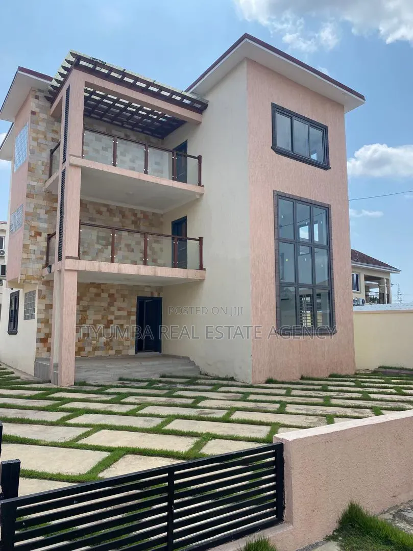 4bdrm House in Tiyumba Real Estate, Mile 7 for sale in Mile 7