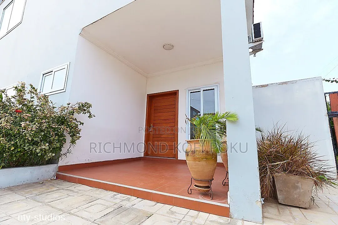 3bdrm Penthouse in Kofi'S Realty, Accra Metropolitan for sale in Accra Metropolitan