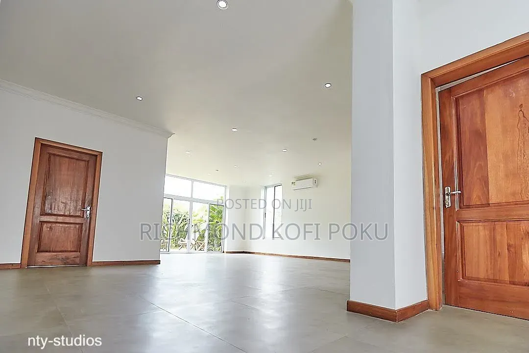 3bdrm Penthouse in Kofi'S Realty, Accra Metropolitan for sale in Accra Metropolitan
