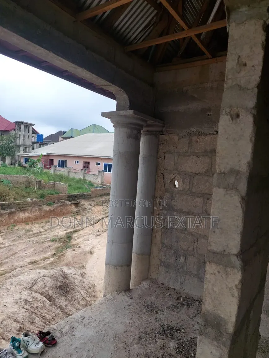 8bdrm House in Don Marcus Estate, Kumasi Metropolitan for sale in Kumasi Metropolitan
