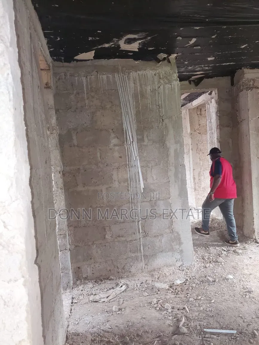 8bdrm House in Don Marcus Estate, Kumasi Metropolitan for sale in Kumasi Metropolitan