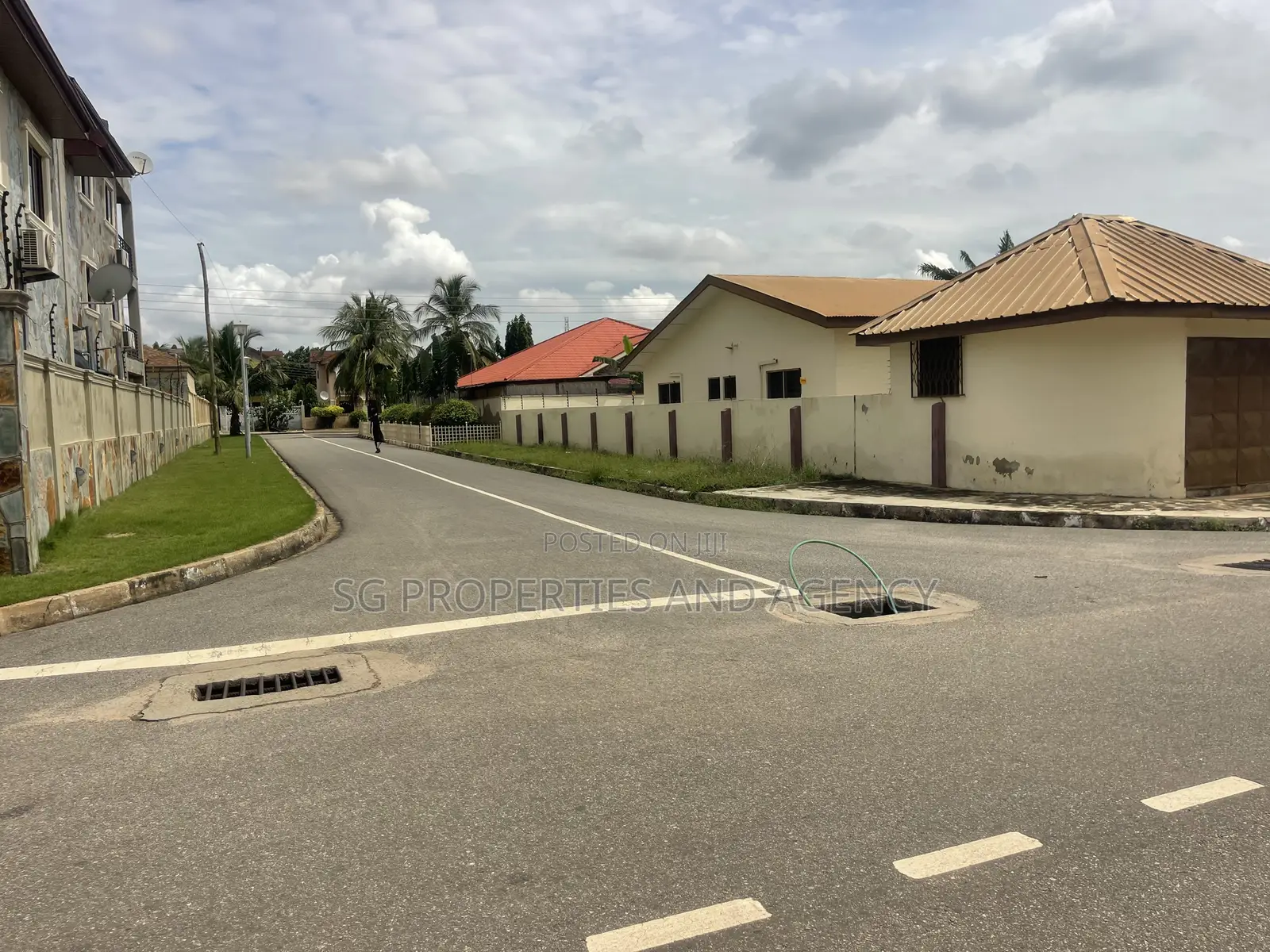 2bdrm Apartment in Batsonaa, Baatsona Total for rent in Baatsona Total