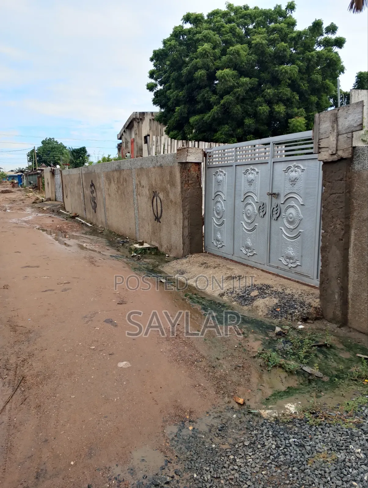 A Very Nice Half Plot Close to the Main Road for Sale Klagon in Sakumono