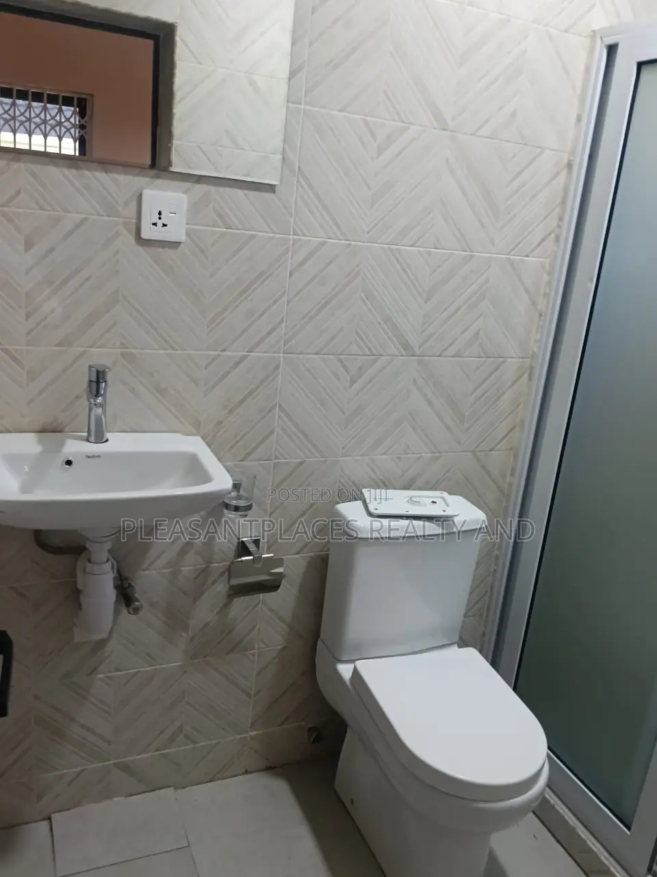 2bdrm Apartment in Pleasantplaces And, Adenta for rent in Adenta