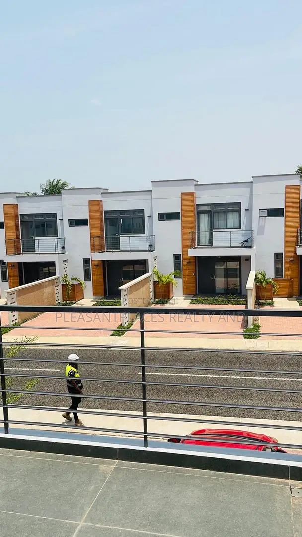 Furnished 3bdrm Townhouse / Terrace in Pleasantplaces And, Oyarifa in Oyarifa