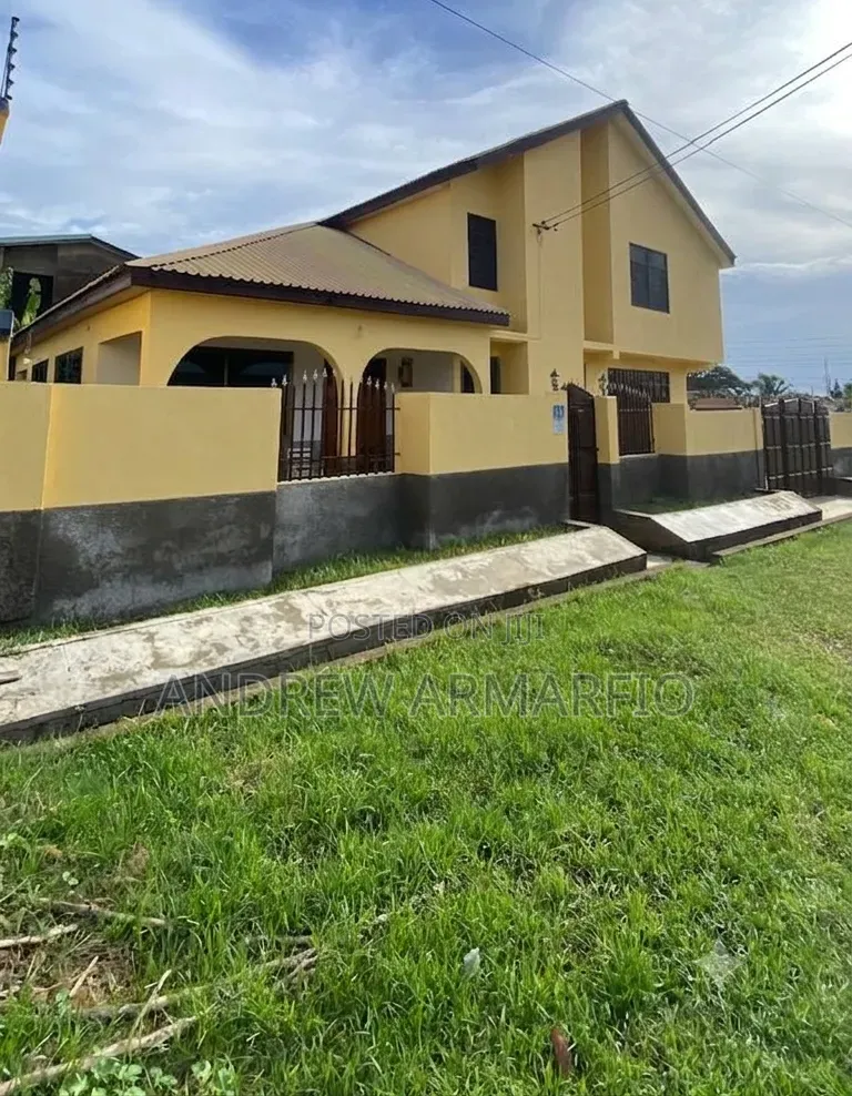 5bdrm House in Sakumono for sale in Sakumono