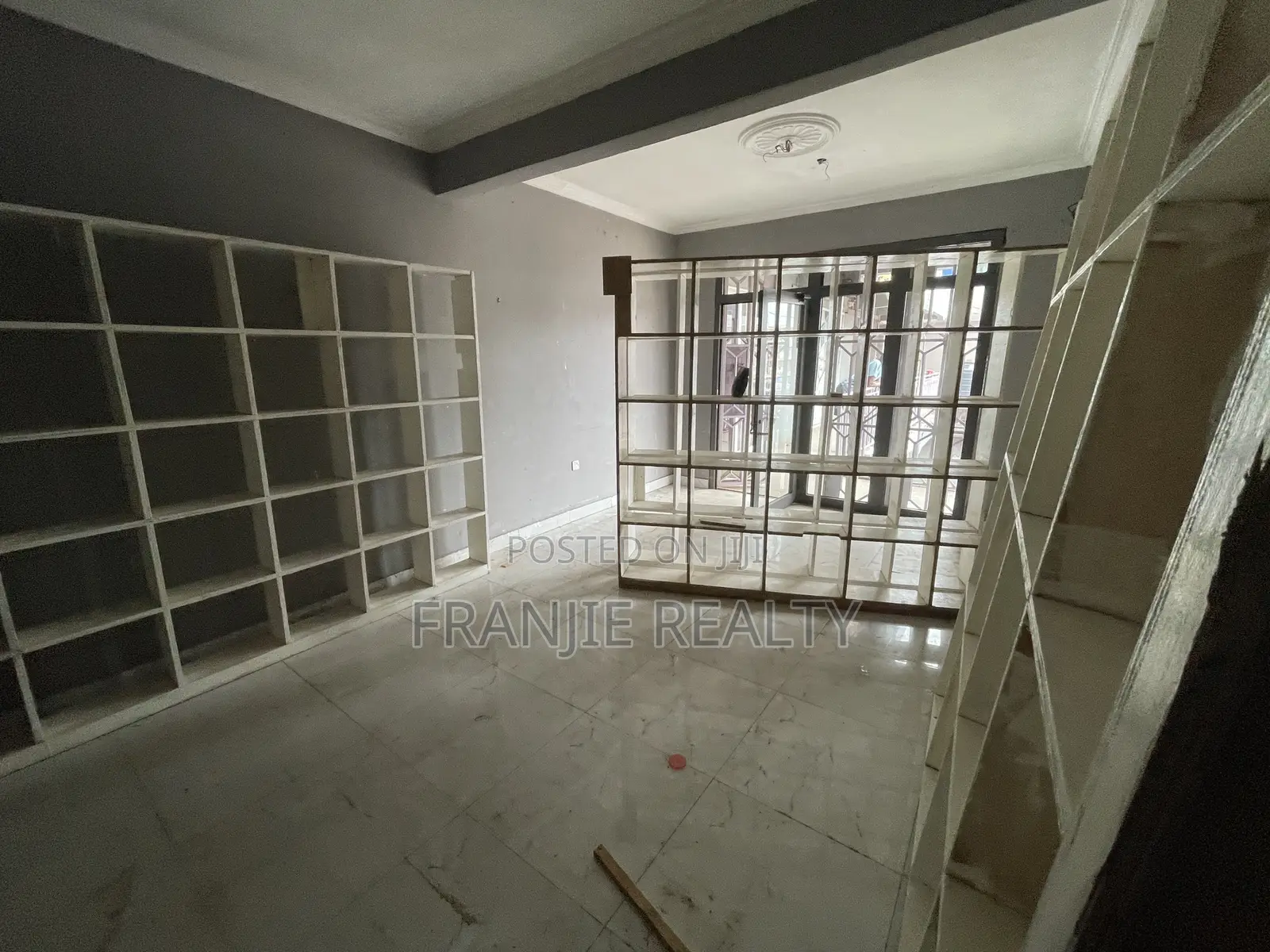 Store or Office Space for Rent in Lapaz