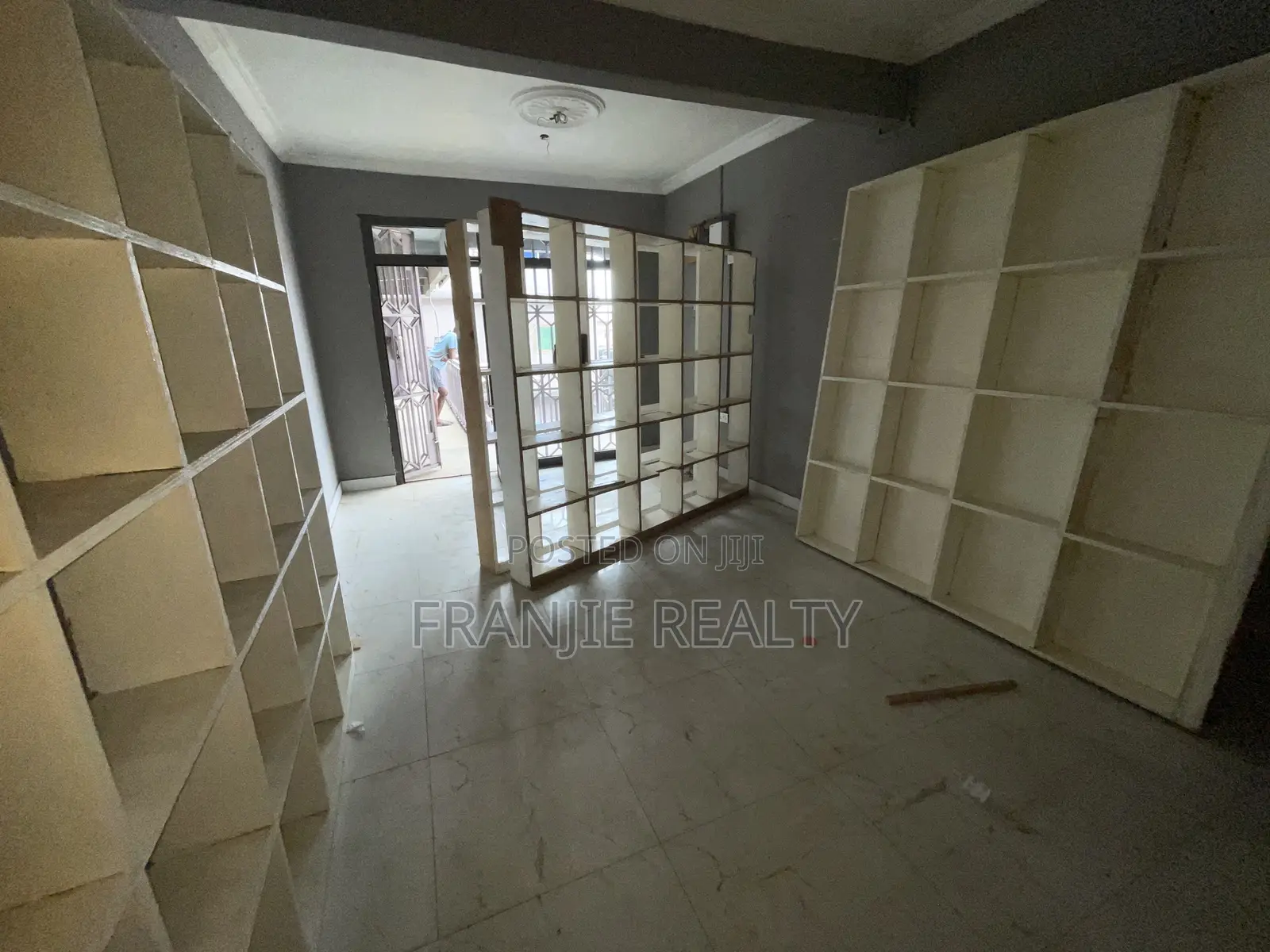 Store or Office Space for Rent in Lapaz