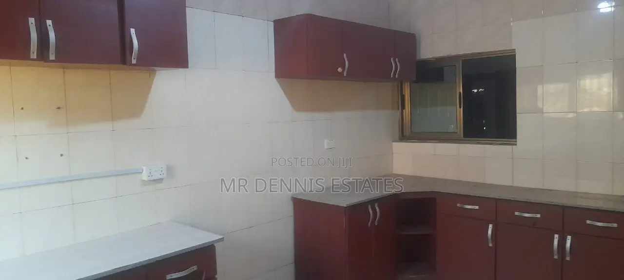 4bdrm House in Westhills Mall for rent in West Hills Mall Area