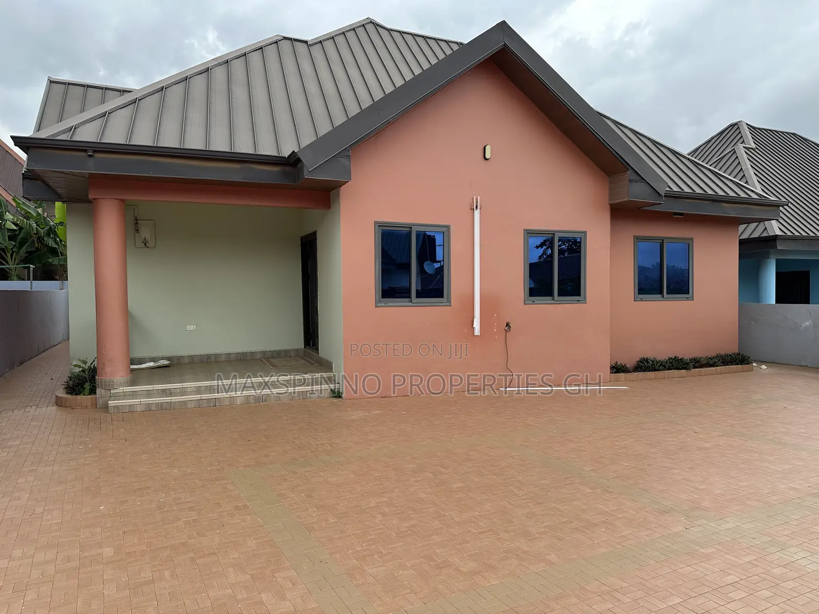 3bdrm Townhouse / Terrace in Maxspinno Properties, Oyarifa for rent in Oyarifa