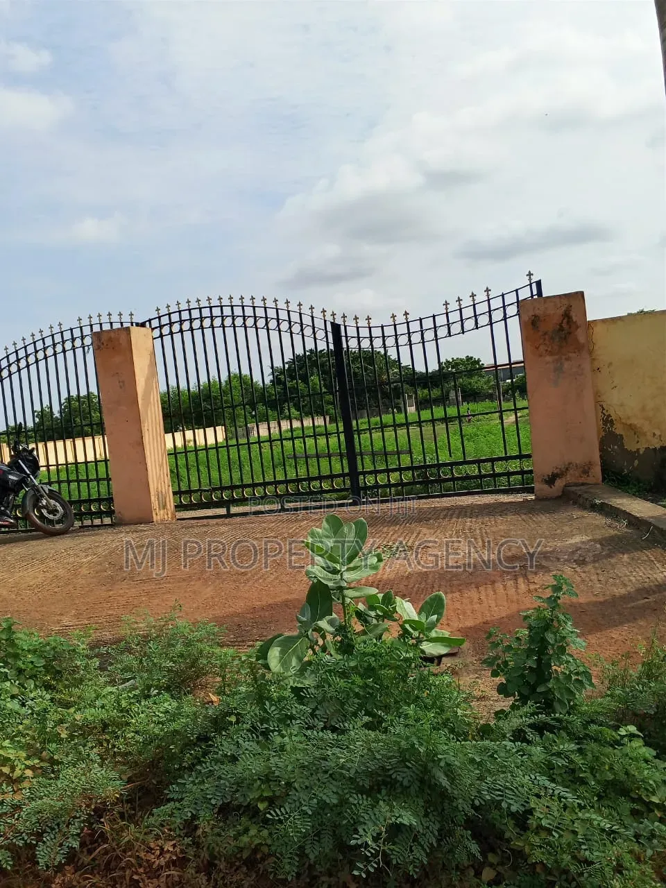6 Plots of Land for Rent in Community 25