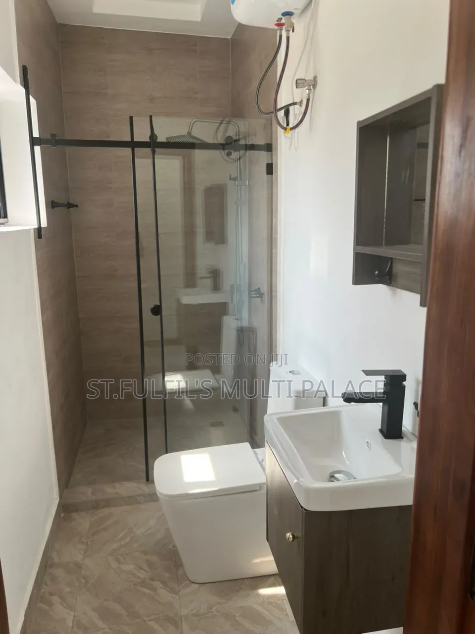 5bdrm House in North Legon for sale in North Legon