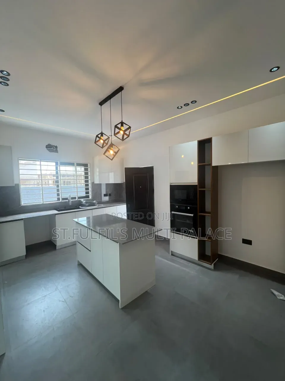 5bdrm House in North Legon for sale in North Legon