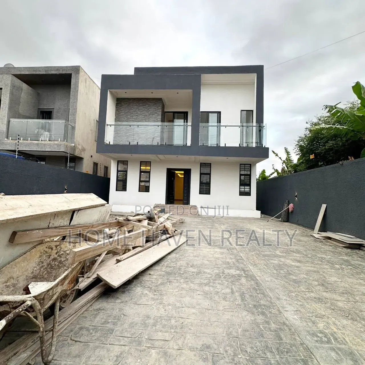 4bdrm House in Ashaley Botwe, Little Roses Area for sale in Little Roses Area