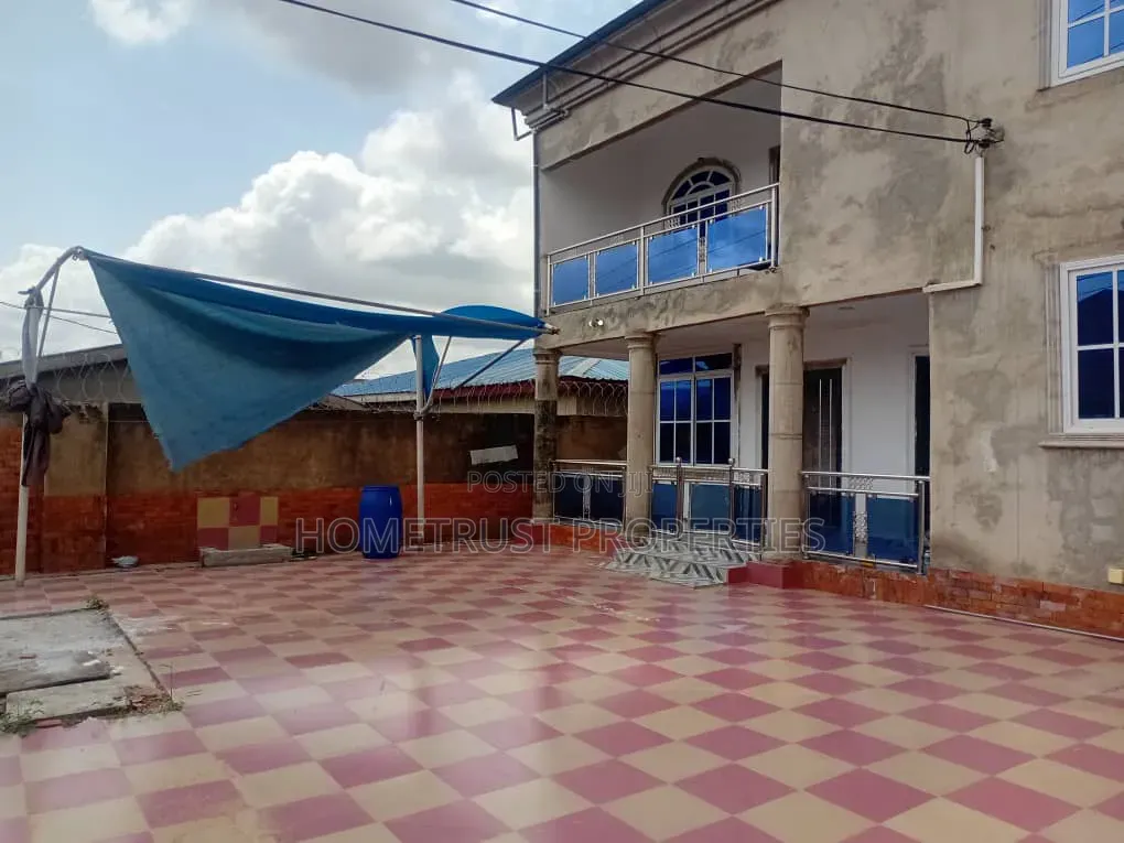 5bdrm Duplex in Amasaman Achiaman for sale in Amasaman