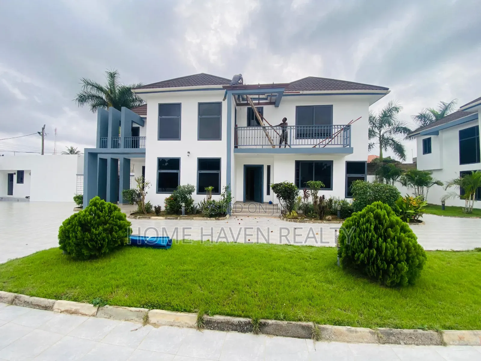 8bdrm House in Abelemkpe, Lincoln School Area for rent in Lincoln School Area
