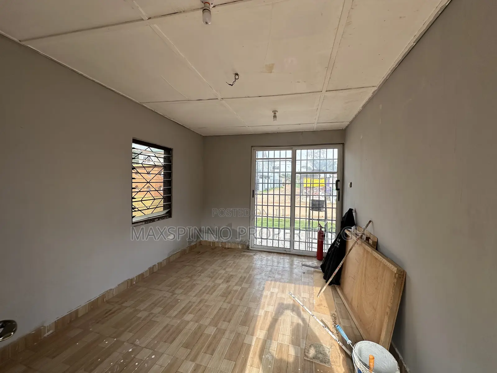 Single Shop in Barrier