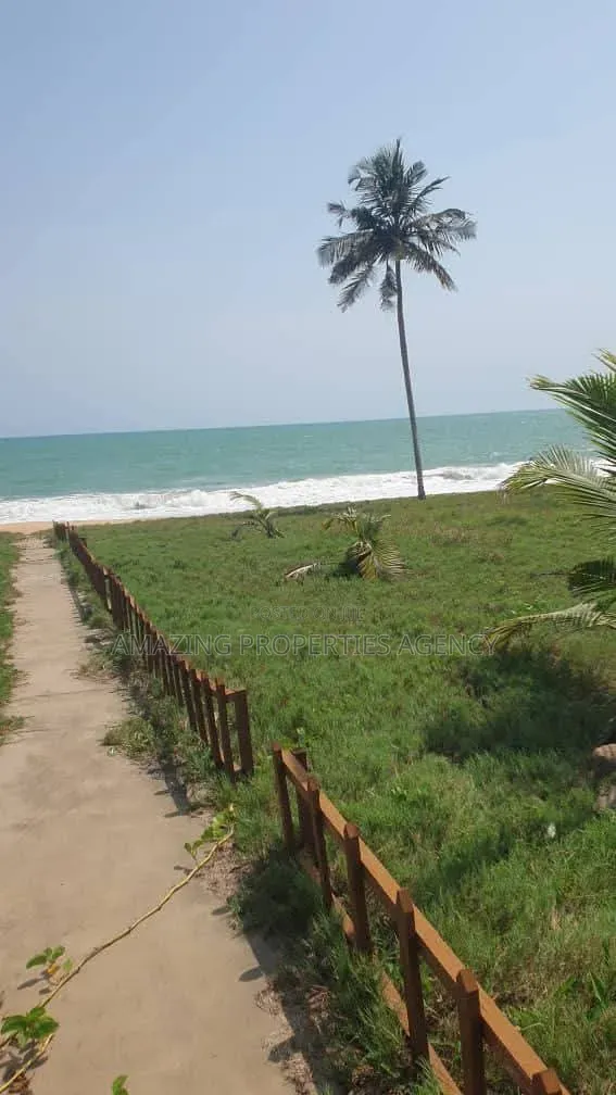 12 Plots of Land at Elmina in Ekumfi