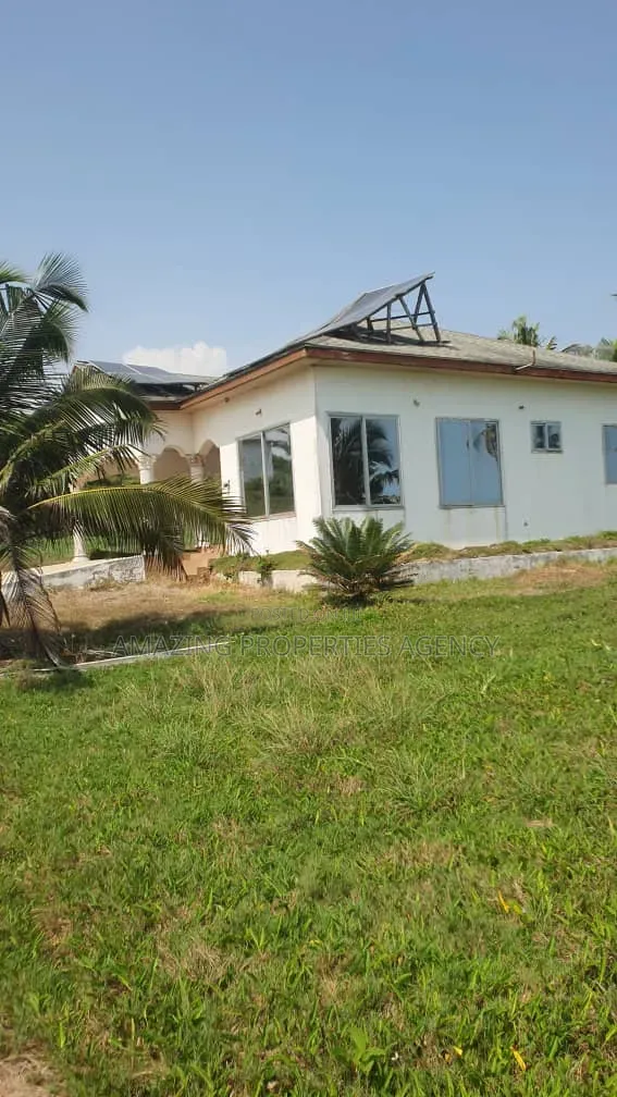 12 Plots of Land at Elmina in Ekumfi