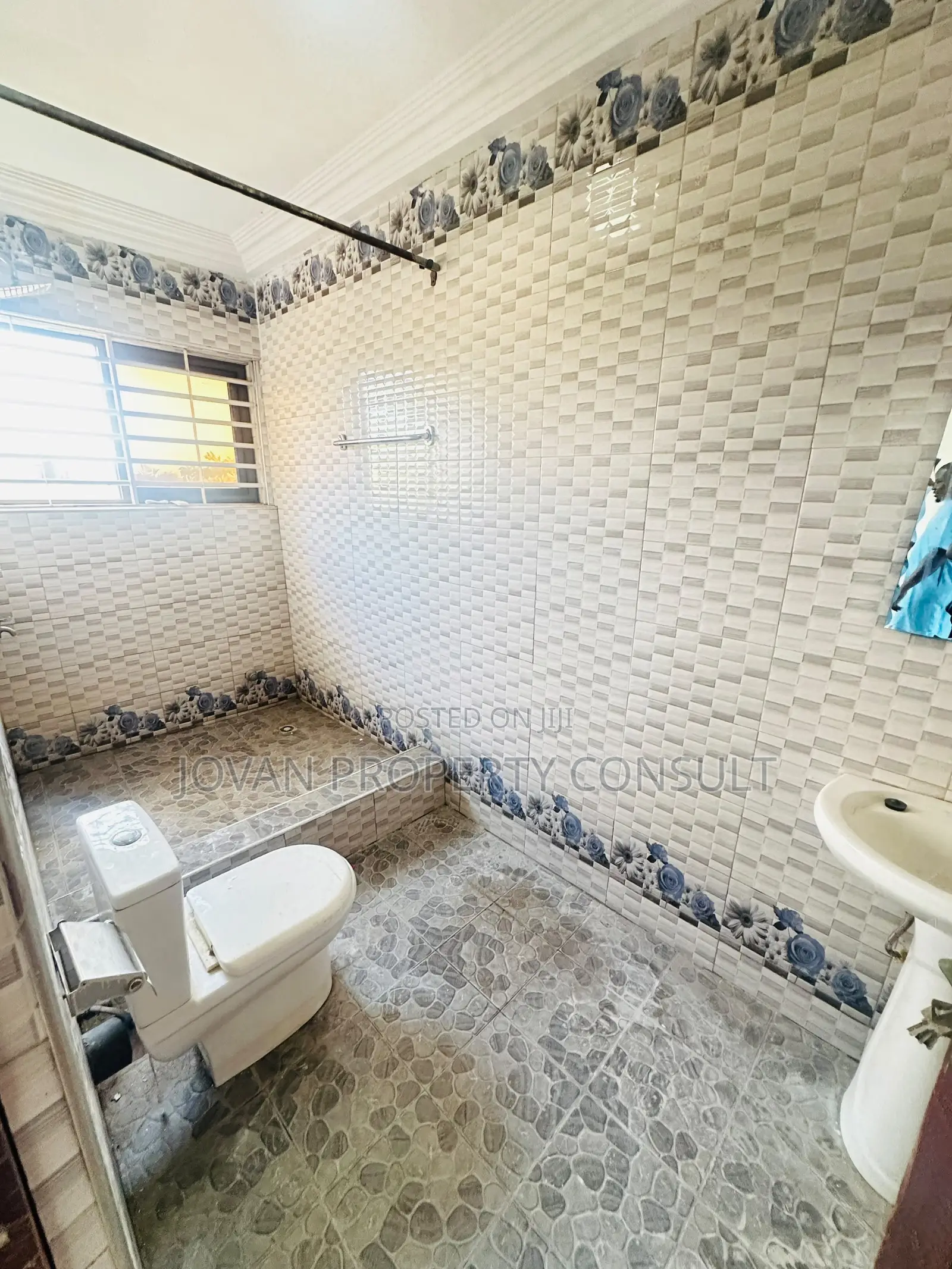1bdrm Room & Parlour in China Mall, Amasaman for rent in Amasaman