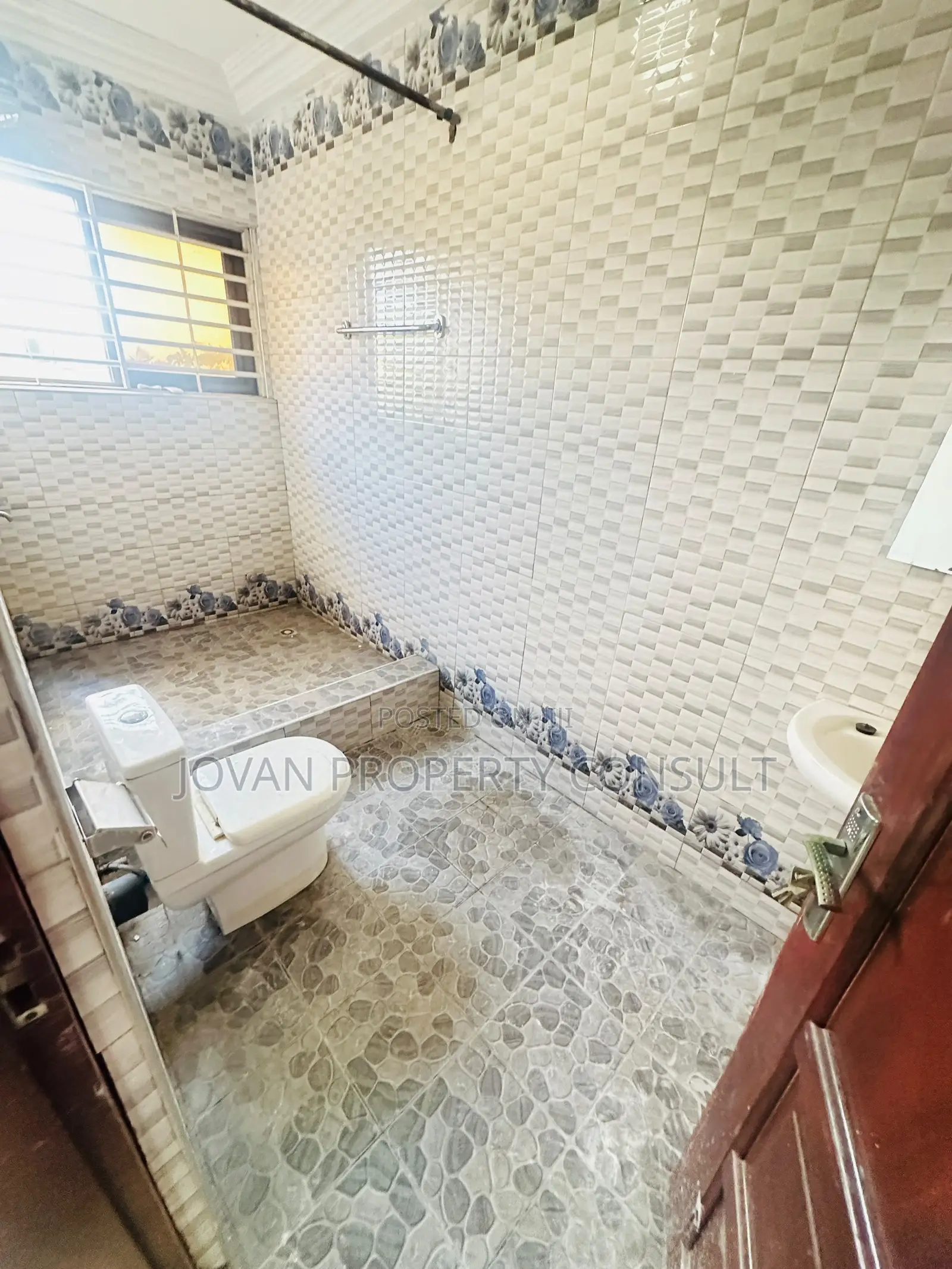 1bdrm Room & Parlour in China Mall, Amasaman for rent in Amasaman