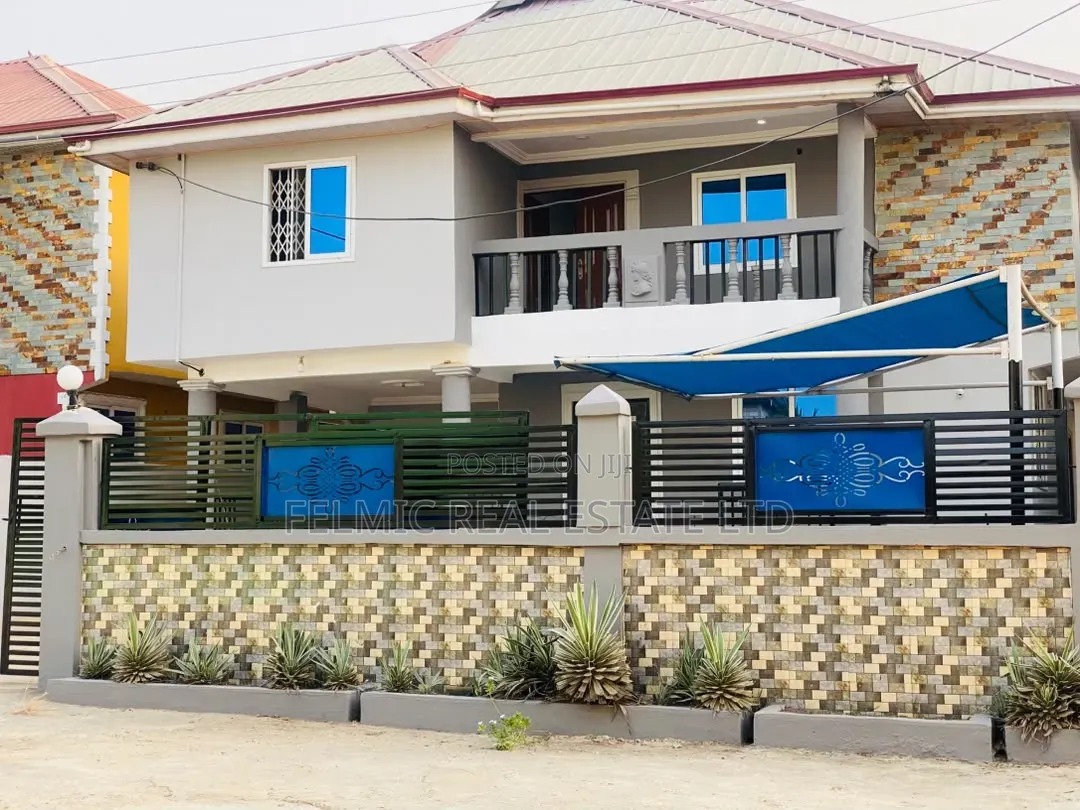5bdrm Duplex in Felmic Real Estate, Amasaman for rent in Amasaman