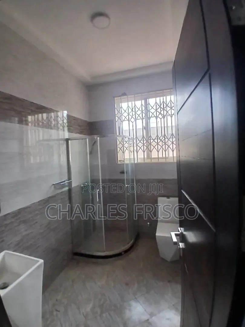 2bdrm Apartment in East Legon Mempeasem, American House for rent in American House