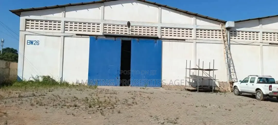 1000 SQM Warehouse Available for Rent at Spintex, in Manet Junction