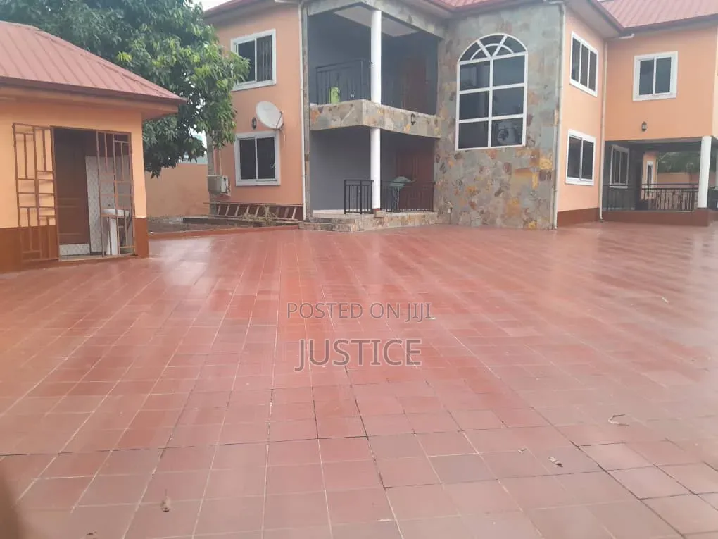 4bdrm House in Oyarifa, Ghana Flag for rent in Ghana Flag
