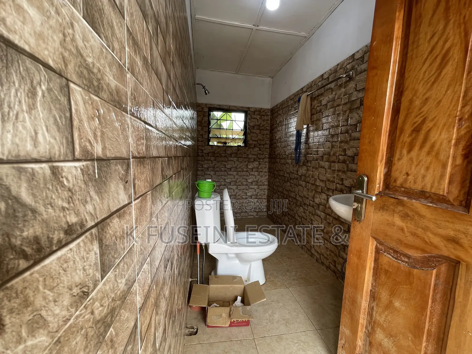 6bdrm House in K Fuseini Estate, Kumasi Metropolitan for sale in Kumasi Metropolitan