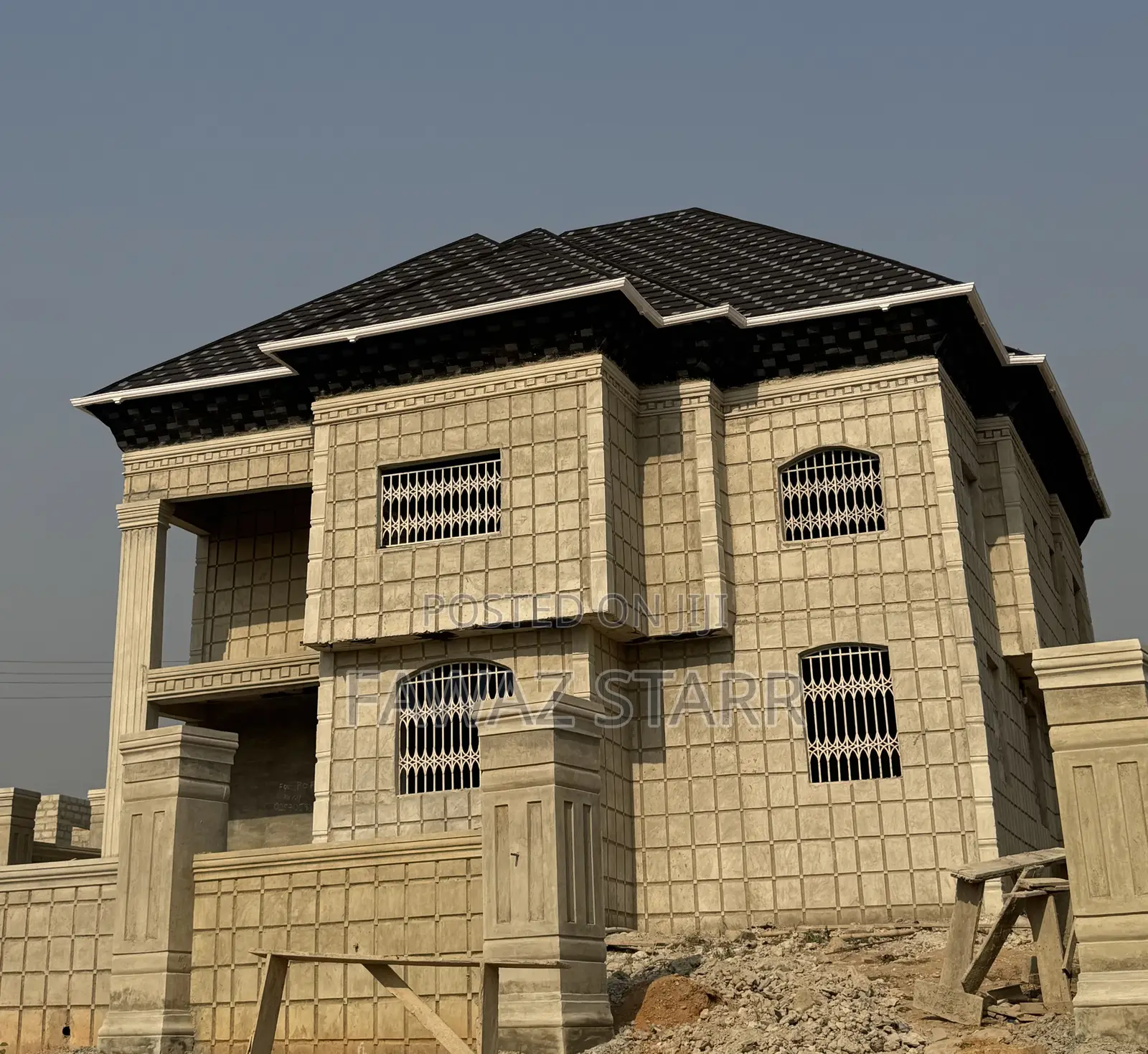 5bdrm House in Fawaz Real Estate, Atwima Kwanwoma for sale in Atwima Kwanwoma