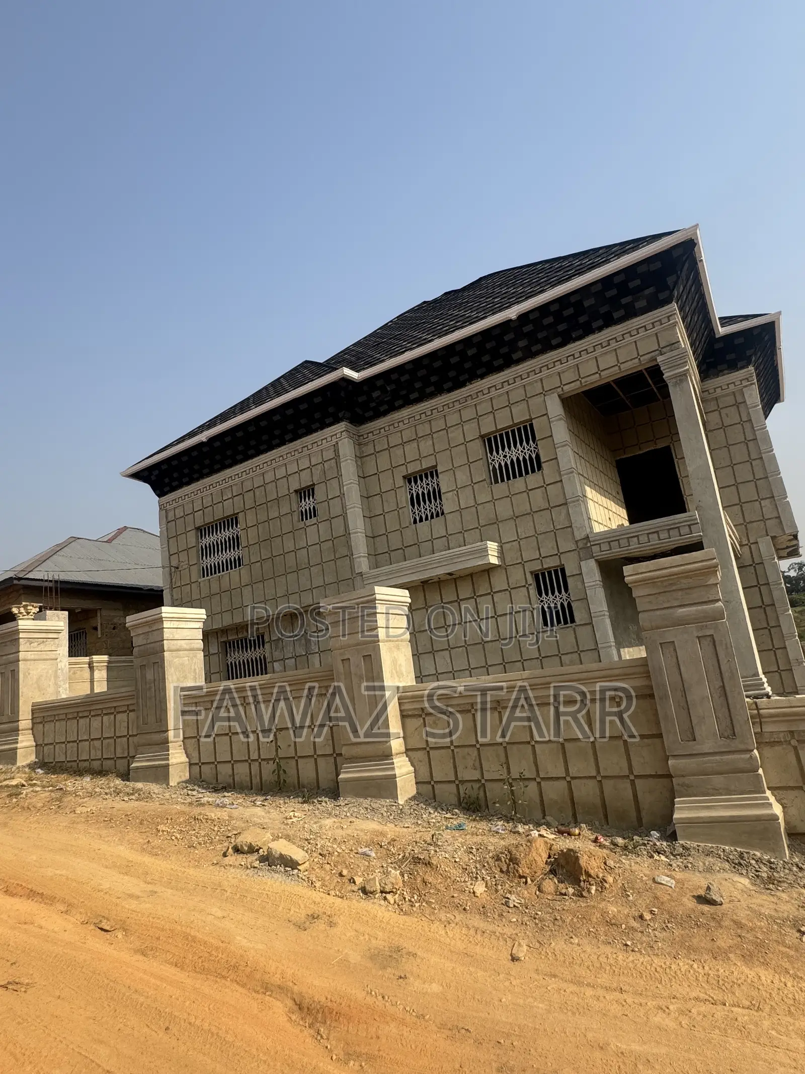 5bdrm House in Fawaz Real Estate, Atwima Kwanwoma for sale in Atwima Kwanwoma