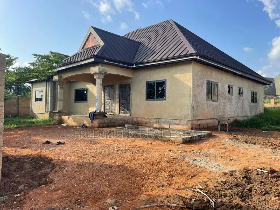 4bdrm House in Fredimens Real, Afigya-Kwabre for sale in Afigya-Kwabre