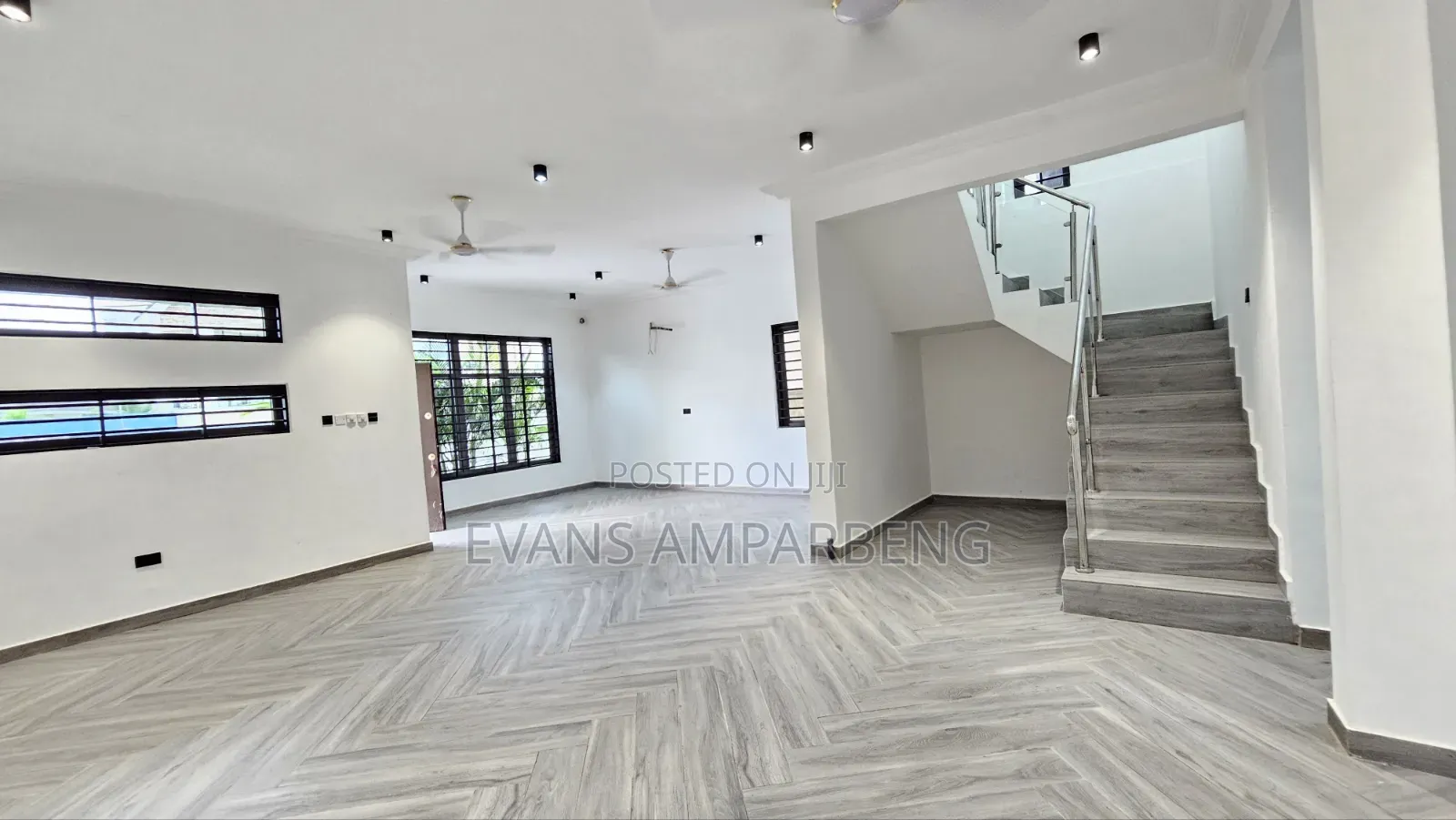 4bdrm Duplex in Lakeside Estate for sale in Lake Side Estate