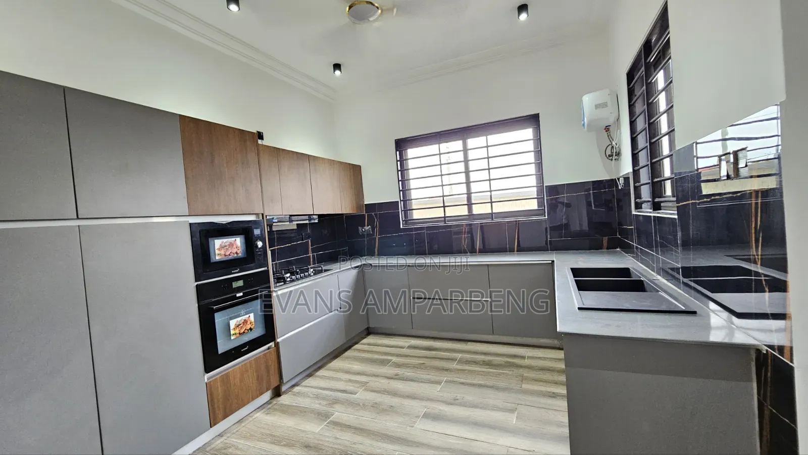 4bdrm Duplex in Lakeside Estate for sale in Lake Side Estate