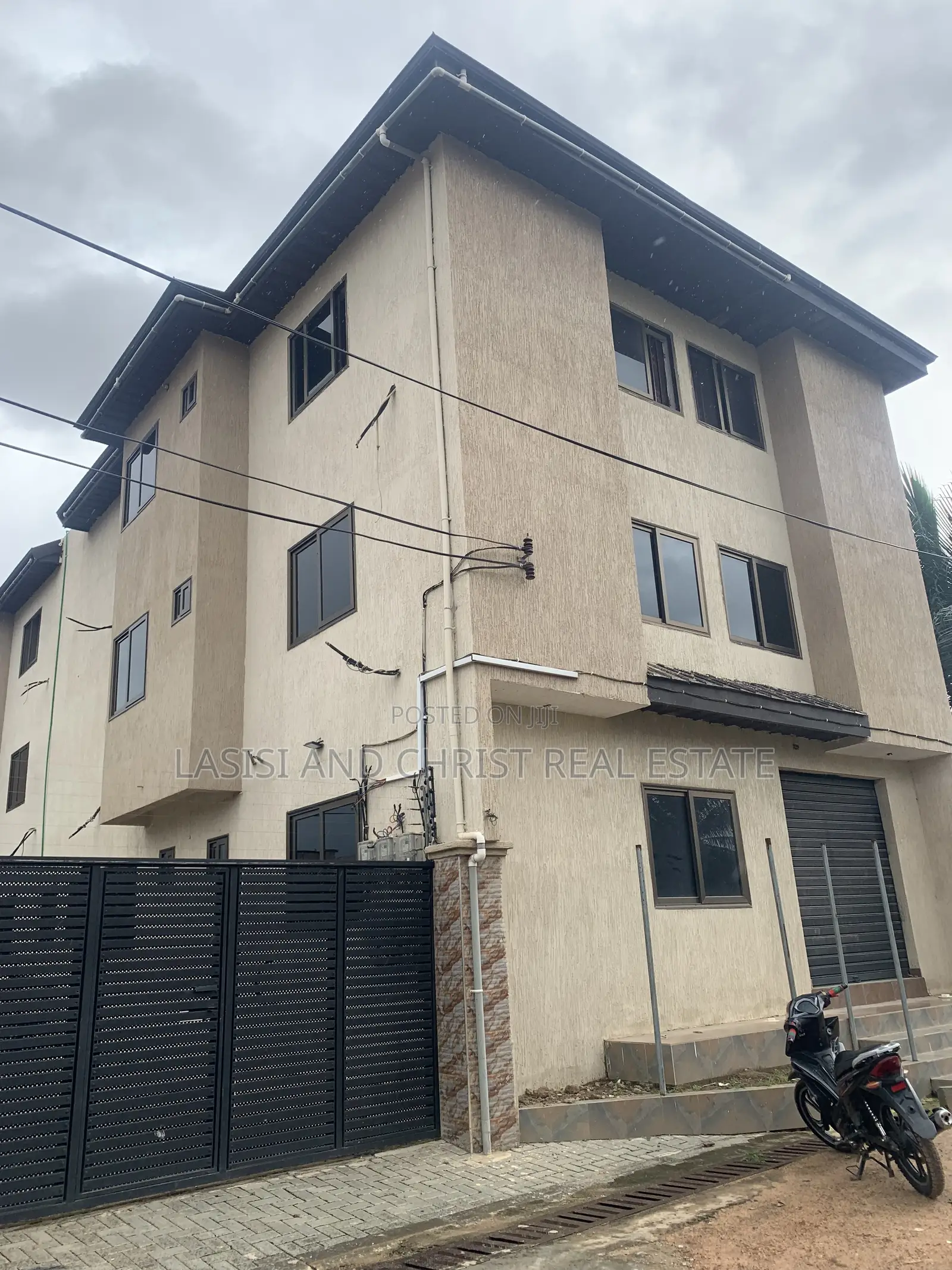 2bdrm Apartment in Lasisi And Christ, Amasaman for rent in Amasaman