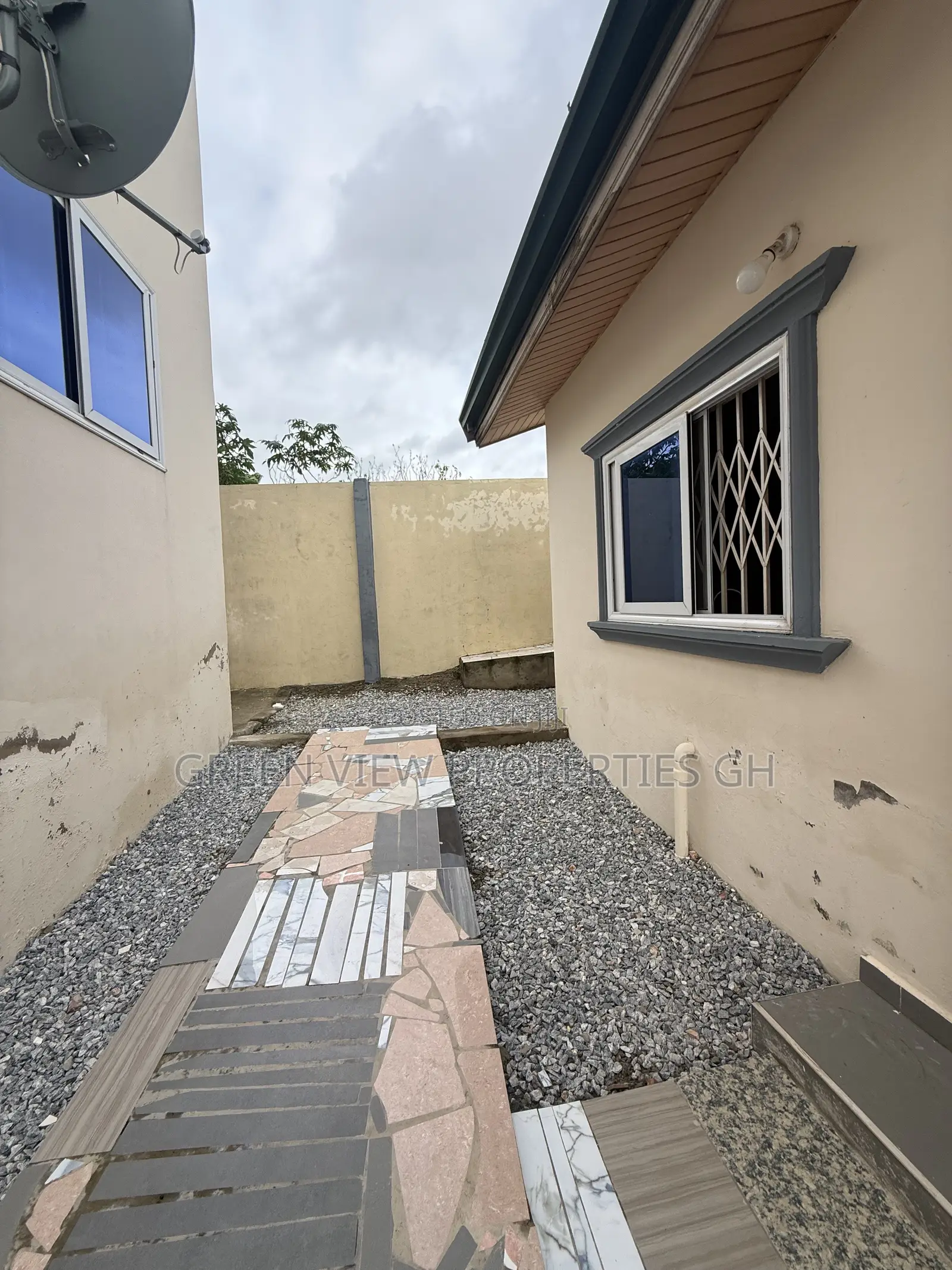1bdrm Apartment in West Hills Mall Area for rent in West Hills Mall Area
