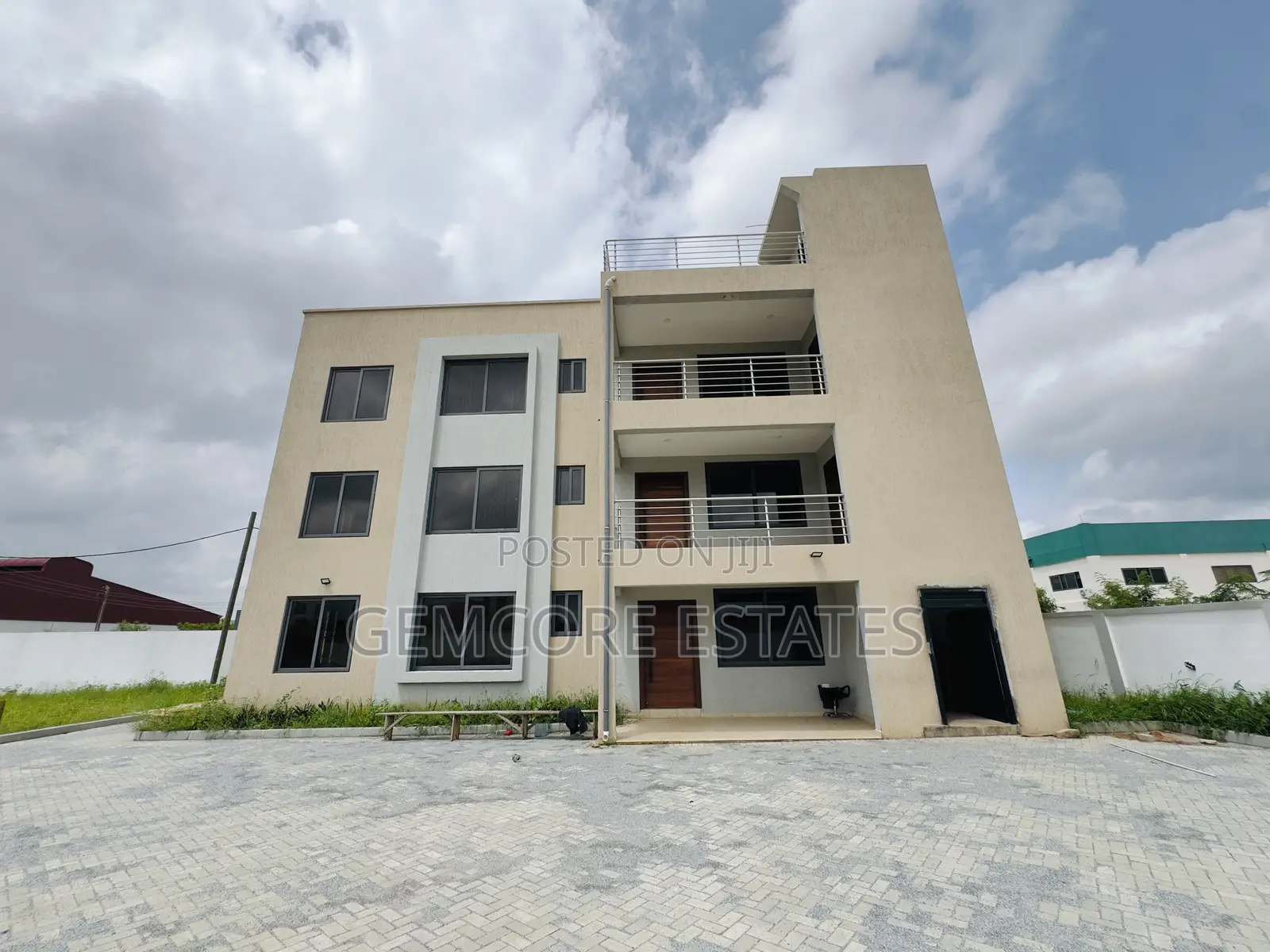3bdrm Apartment in Dvla, Haatso for rent in Haatso