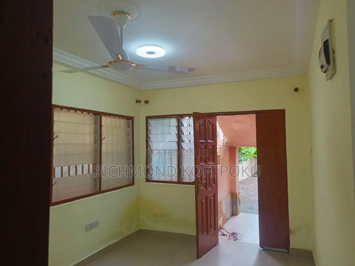 1bdrm Apartment in Kofi'S Realty, Baatsona Total for rent in Baatsona Total