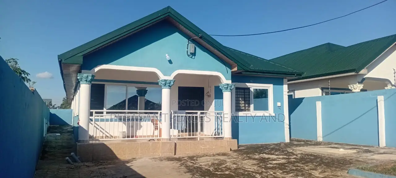4bdrm House in Pleasantplaces, Kwabenya for sale in Kwabenya