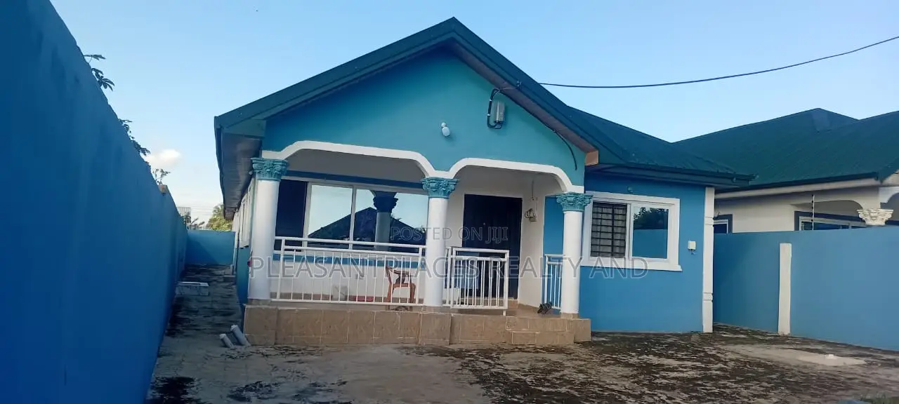 4bdrm House in Pleasantplaces, Kwabenya for sale in Kwabenya