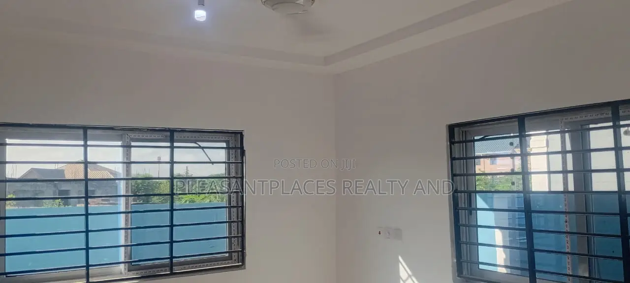 4bdrm House in Pleasantplaces, Kwabenya for sale in Kwabenya