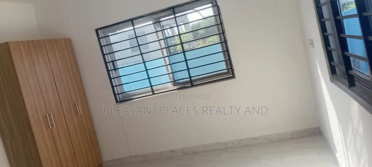 4bdrm House in Pleasantplaces, Kwabenya for sale in Kwabenya