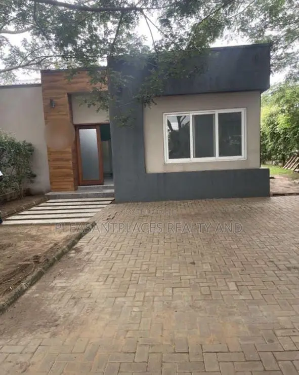 3bdrm House in Pleasantplaces And, East Legon for rent in East Legon