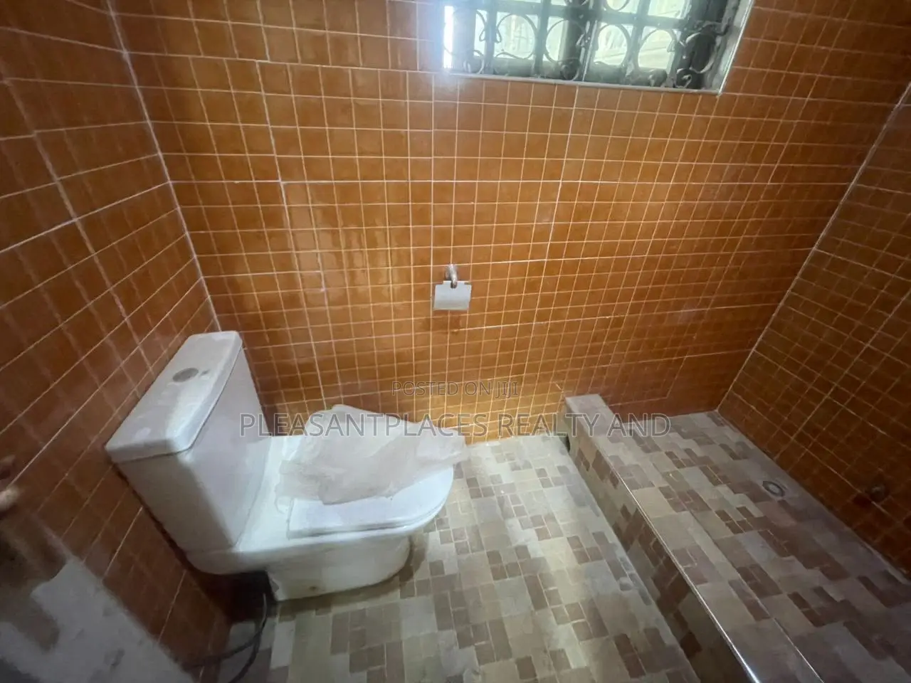 4bdrm House in Pleasantplaces And, Kwabenya for rent in Kwabenya