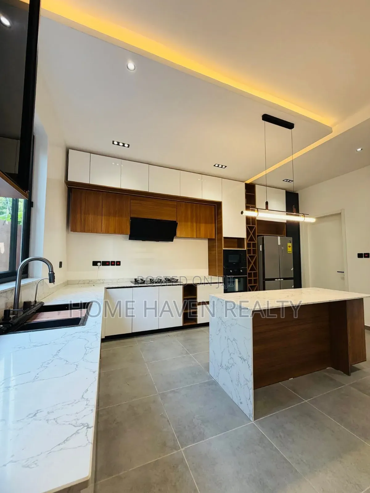 4bdrm House in Adenta - Oyarifa, Barrier for sale in Barrier