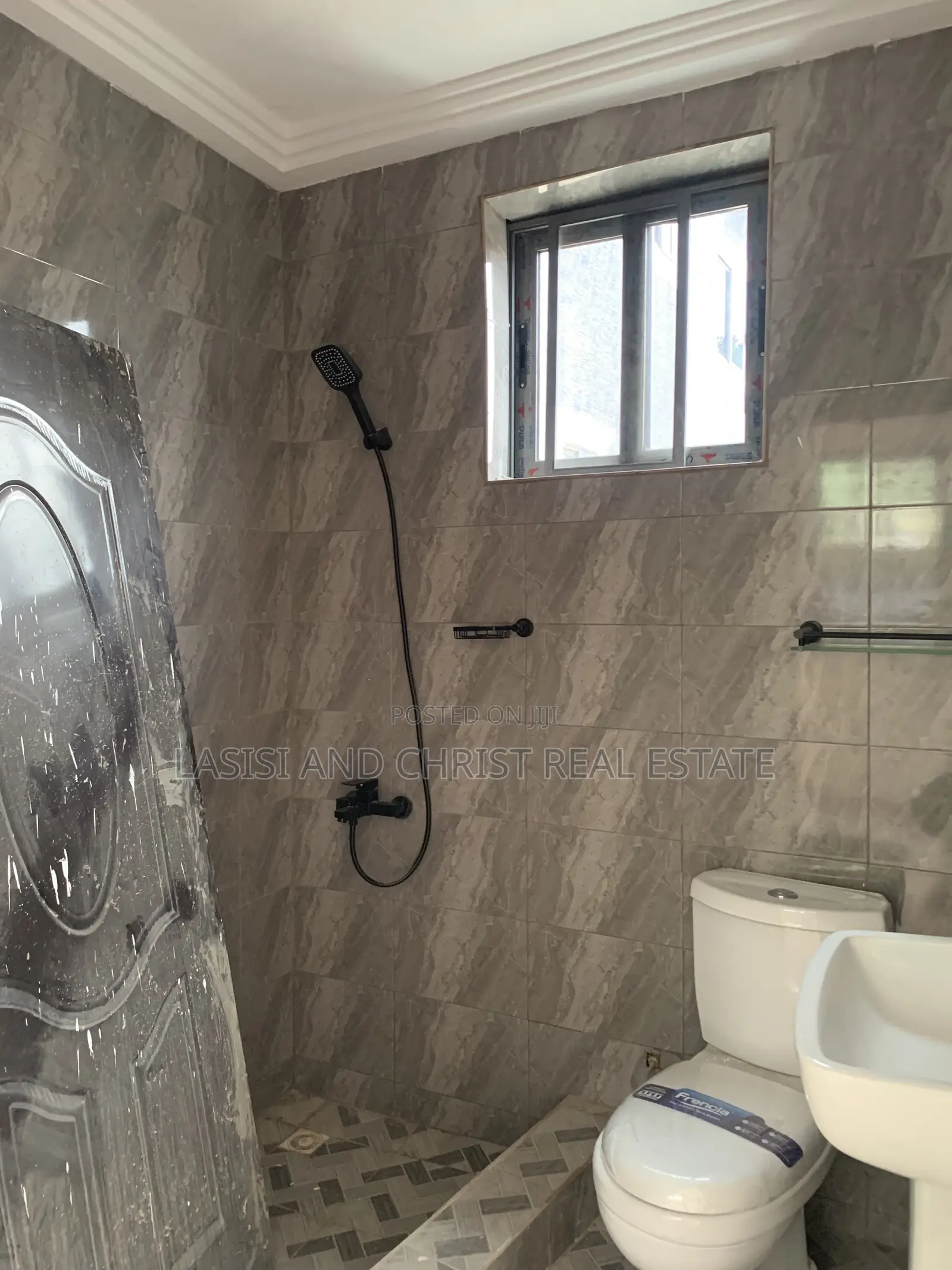 1bdrm Apartment in Lasisi And Christ, Amasaman for rent in Amasaman