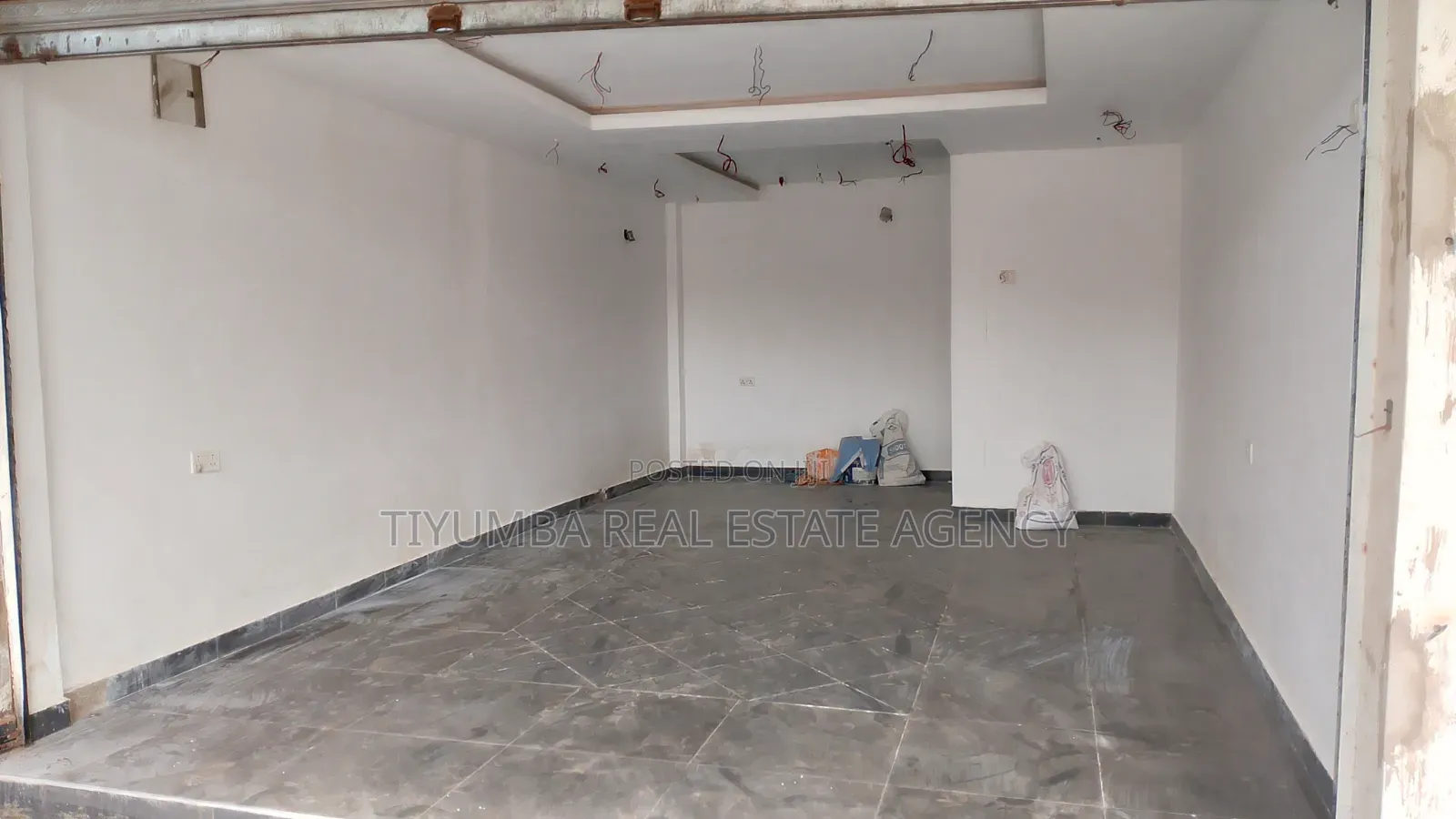 Shop Space for Rent at Musuku. in Kwabenya